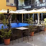 Elysee 4* טיראנה