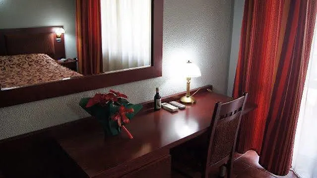 Elysee 4* Тирана