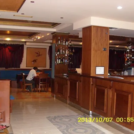 Elysee Отель Тирана