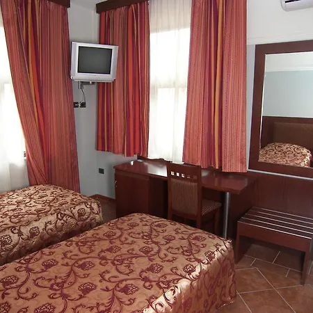 Elysee Hotell Tirana