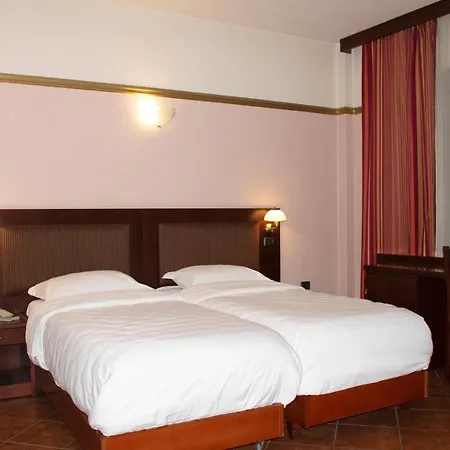 Elysee Отель Тирана