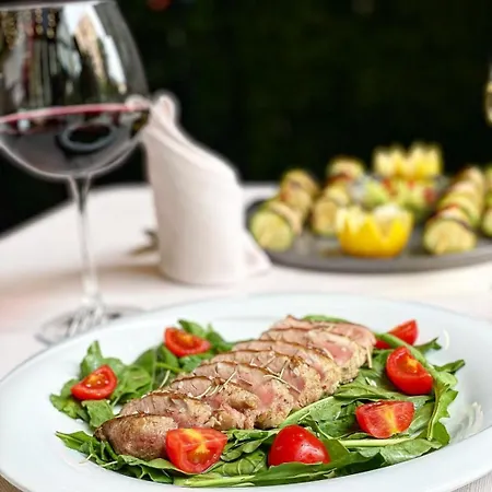 Elysee Отель Тирана