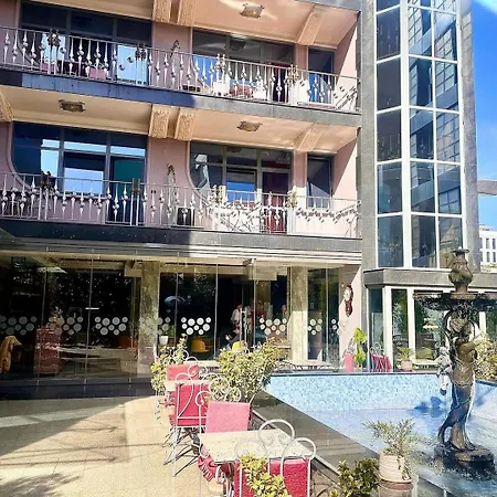 Elysee 4* Tirana