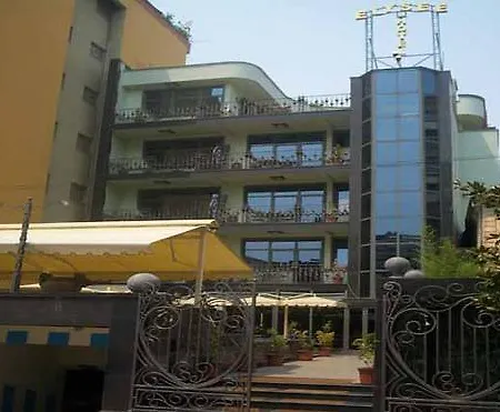 Elysee Hotell 4*