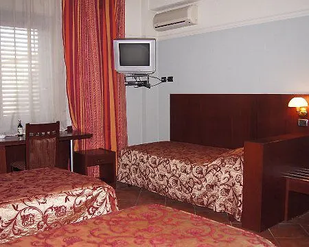 Elysee Hotell 4*