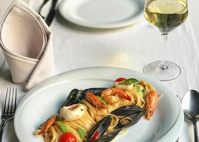 Отель Elysee Тирана