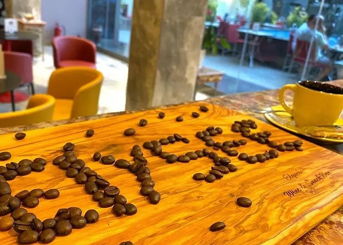 Elysee Отель Тирана