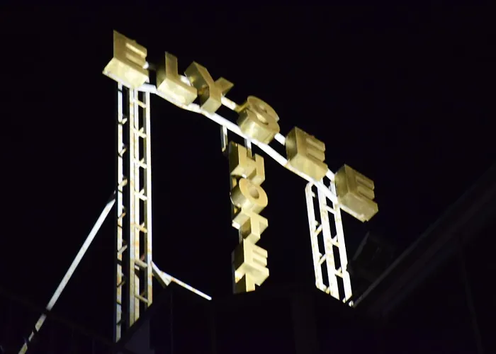 Elysee 4* Тирана