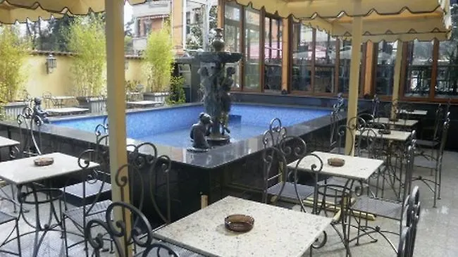 Отель Elysee Тирана